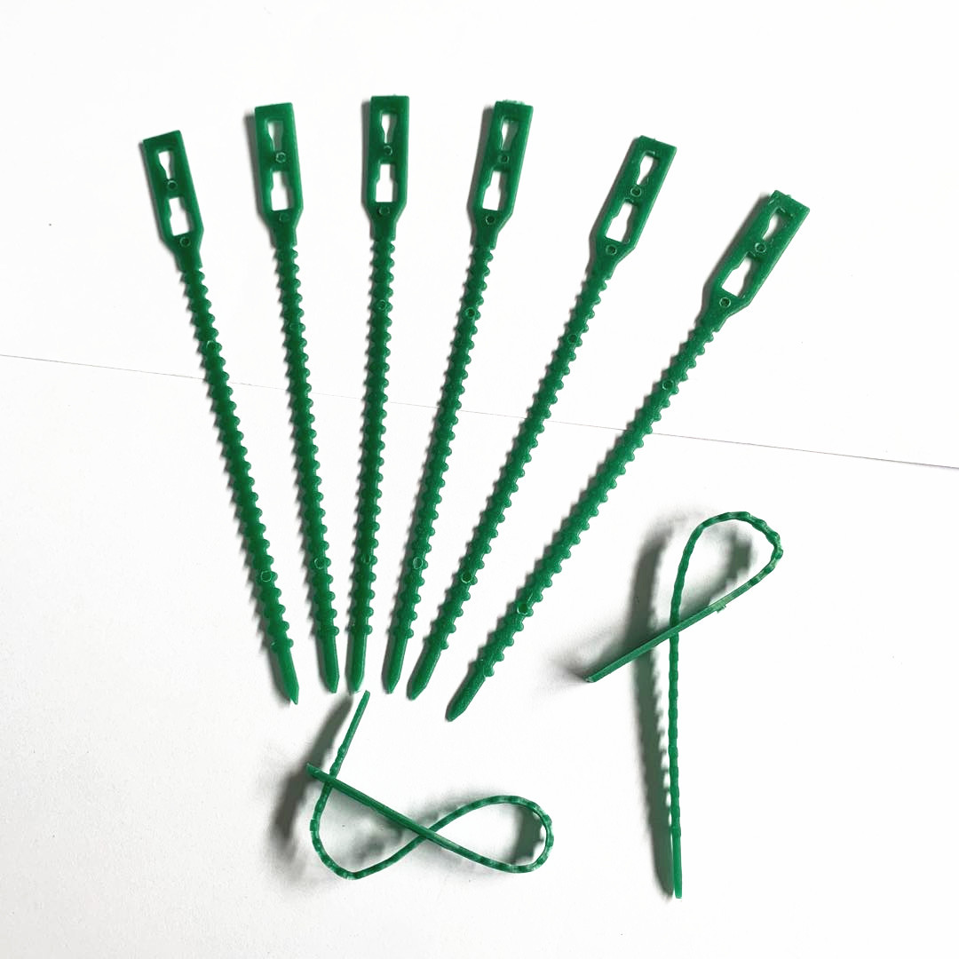 13cm Adjustable Plastic Plant  - Vine Climbing Plastic recensione e prezzo